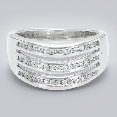 Zilveren ring met zirkonen
