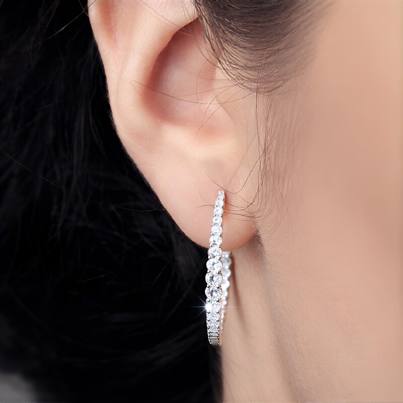 White Topaz Silver Earrings (Adela Silber)