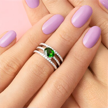 Bague en argent et Diopside de Russie