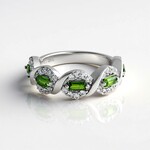Anello in argento con Diopside Russo (Adela Silber)