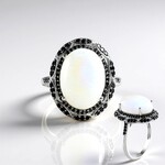Anello in argento con Pietra di Luna Arcobaleno