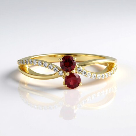 Bague en or et Spinelle rouge noble