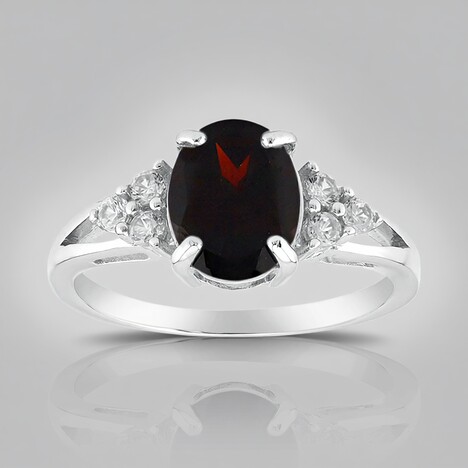 Anello in argento con Granato