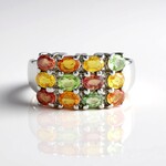 Anello in argento con Zaffiro Fancy