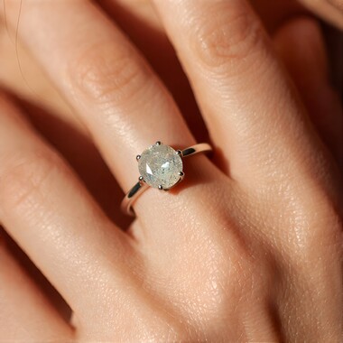 Zilveren ring met een spectroliet
