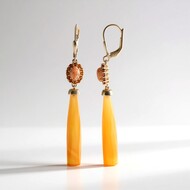 Zilveren oorbellen met Oranje chalcedonen (KM by Juwelo)