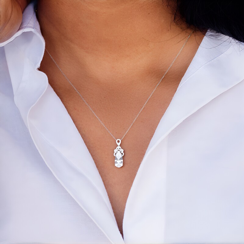 Ciondolo in argento con Danburite