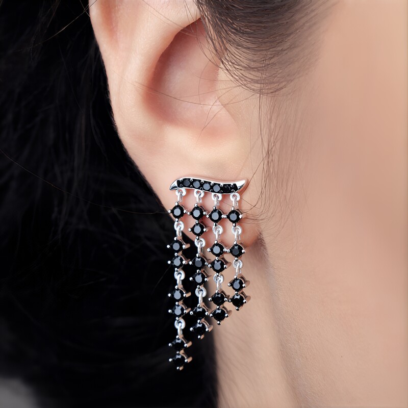 Pendientes en plata con Espinela negra