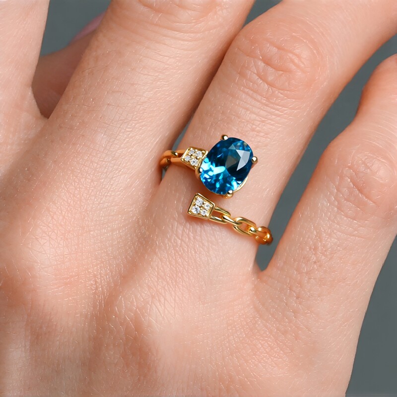 Anello in oro con Zircone Ratanakiri (CIRARI)