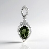 Ciondolo in argento con Moldavite