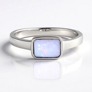 Zilveren ring met een Australische opaal