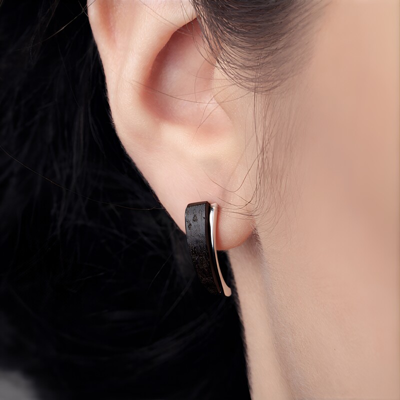 Zilveren oorbellen met Veeneiken (dagen)