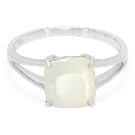 Zilveren ring met een witte maansteen