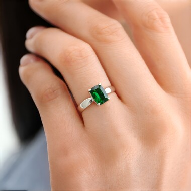 Anillo en plata con Apatita Cromada