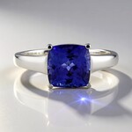 Anello in oro con Tanzanite AAA