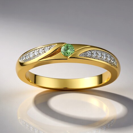 Anello in oro con Demantoide del Madagascar (John Ferry)