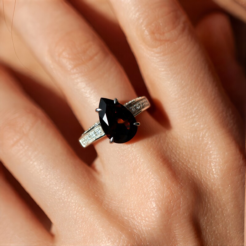 Anello in argento con Quarzo Fumè