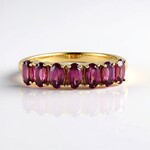 Anello in argento con Rodolite di Naktamunda