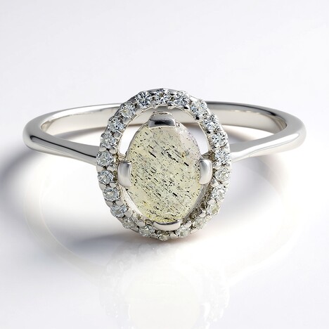 Anello in argento con Labradorite