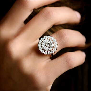 Zilveren ring met witte topaasstenen