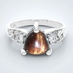 Anello in argento con Occhio di Tigre Rosso