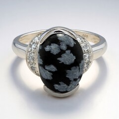 Anello in argento con Ossidiana Fiocco di Neve