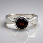 Anello in argento con Granato Mozambico