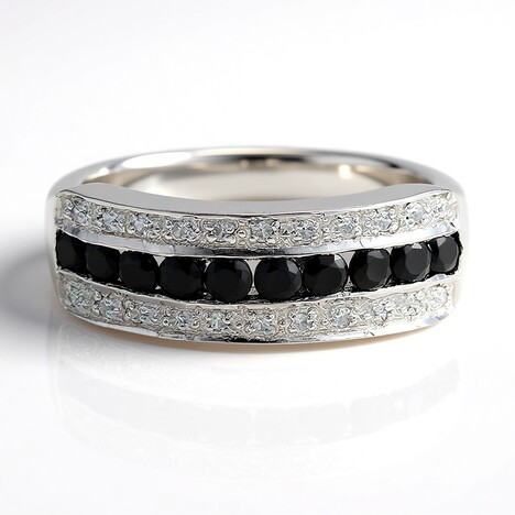 Anello in argento con Spinello Nero