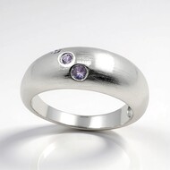 Anello in argento con Zaffiro Ceylon Porpora (non riscaldato)