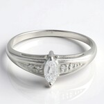 Anello in argento con Zaffiro Bianco