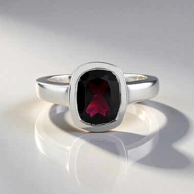 Indian Garnet Silver Ring (MONOSONO COLLECTION)