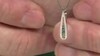 Zilveren hanger met een hemel-blauwe I2 diamant