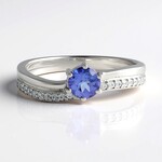 Anello in argento con Tanzanite