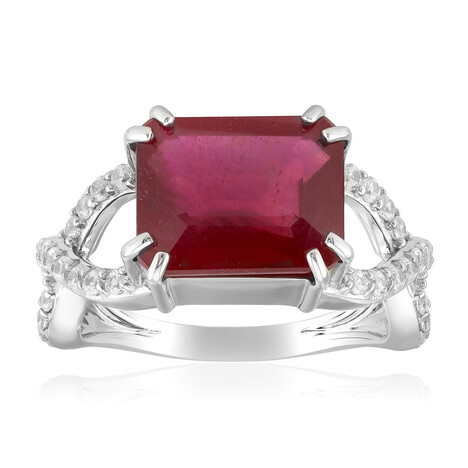 Zilveren ring met een Bemainty robijn