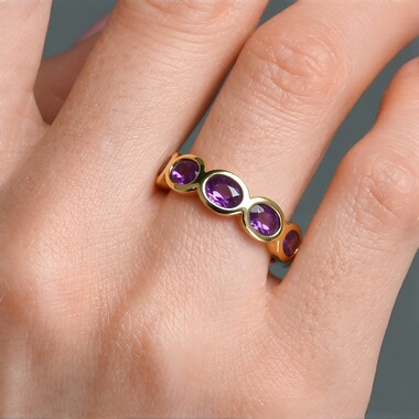 Purpurfarbener Ceylon-Saphir-Goldring