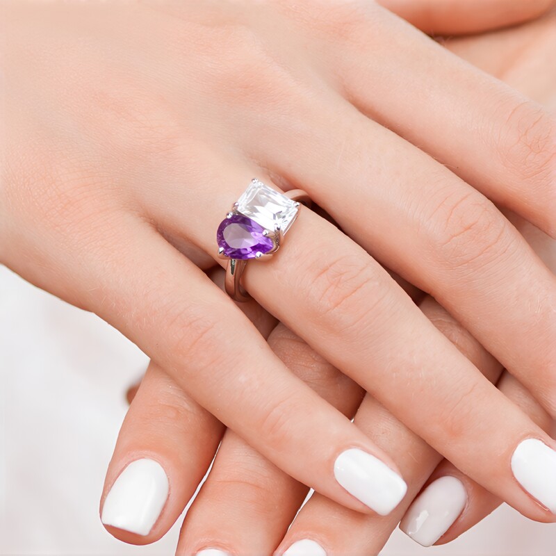 Anillo en plata con Amatista