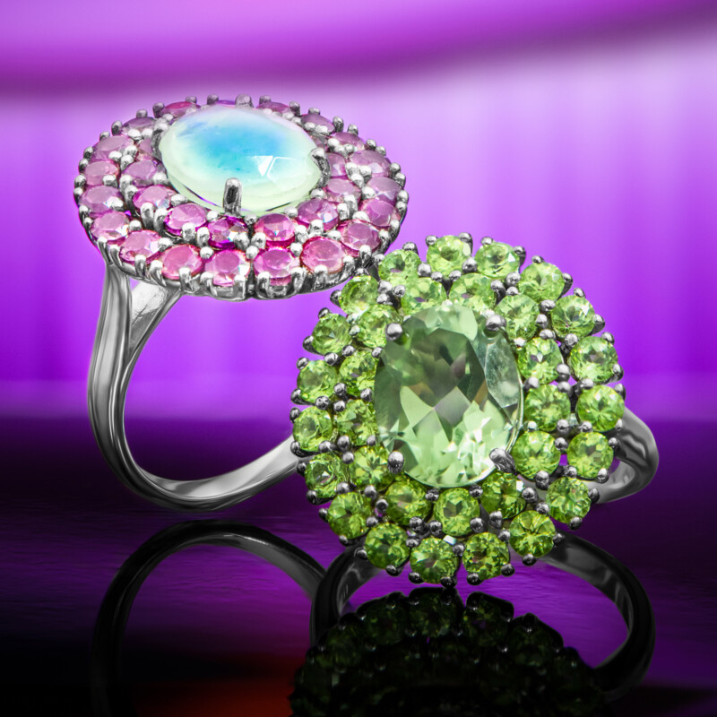 Anillo en plata con Piedra de Luna arcoíris