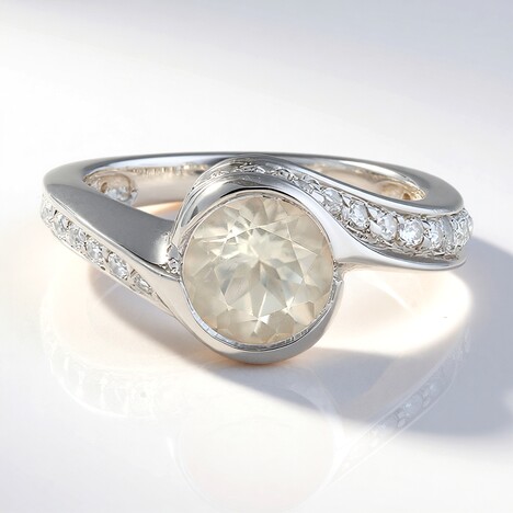 Anello in argento con Ortoclasio