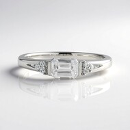 Anillo en plata con Zircón