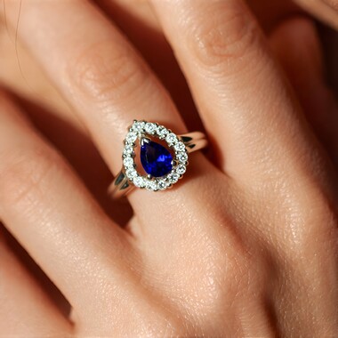 Anello in argento con Iolite Ceylon