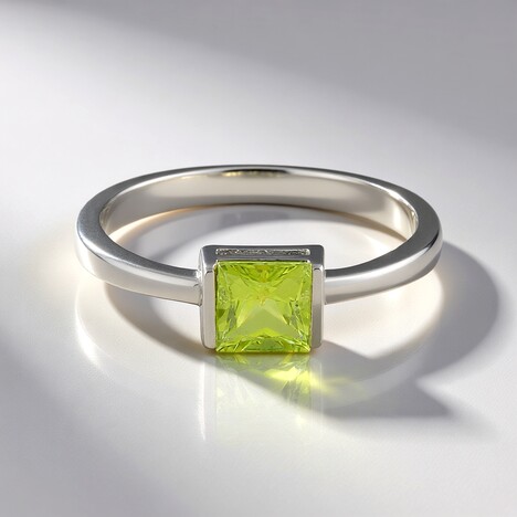 Anello in argento con Peridoto