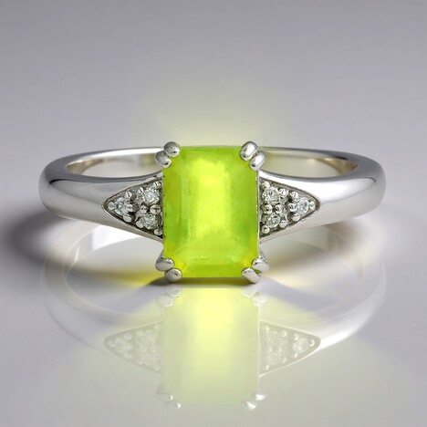 Anello in argento con Opale Verde Brasiliano
