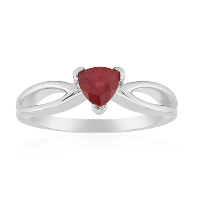 Zilveren ring met een Bemainty robijn