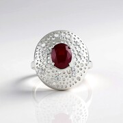 Zilveren ring met een Madagaskar Robijn (Ornaments by de Melo)