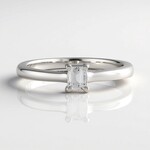 Anello in argento con Zaffiro Bianco
