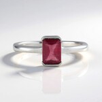 Anello in argento con Rubino Bemainty