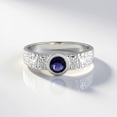 Anello in argento con Iolite