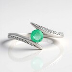 Anello in argento con Smeraldo Russo (Adela Silber)