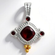 Ciondolo in argento con Granato Mozambico (Granulieren)
