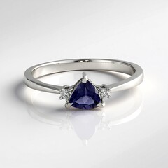 Anello in argento con Iolite